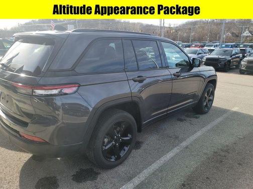 2023 Jeep Grand Cherokee Altitude