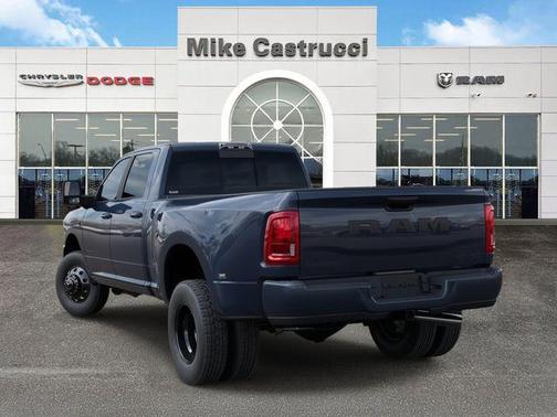 2026 RAM 3500 Laramie Crew Cab 4x4 8' Box