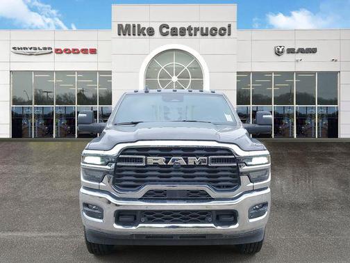 2025 RAM 2500 Tradesman Crew Cab 4x4 6'4' Box