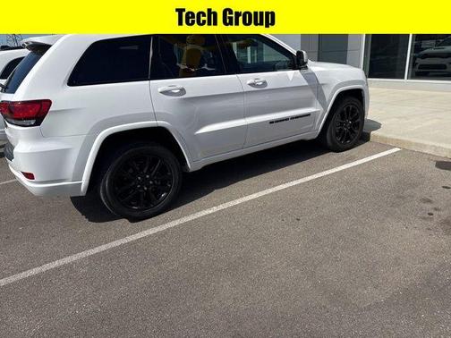 2022 Jeep Grand Cherokee Laredo