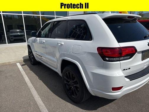 2022 Jeep Grand Cherokee Laredo