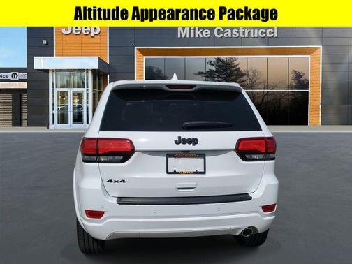2022 Jeep Grand Cherokee Laredo