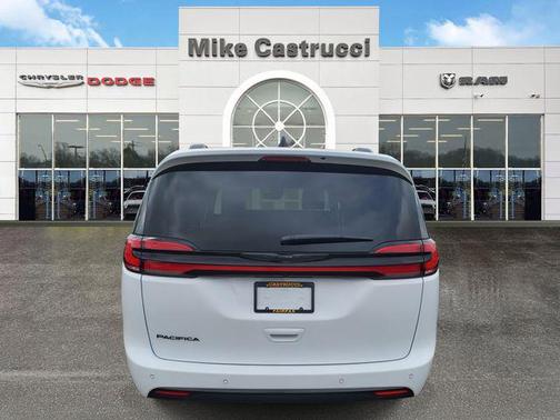 2025 Chrysler Pacifica L