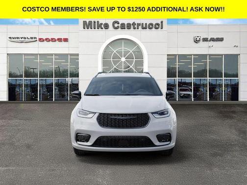 Bright White Clearcoat 2026 Chrysler Pacifica Limited
