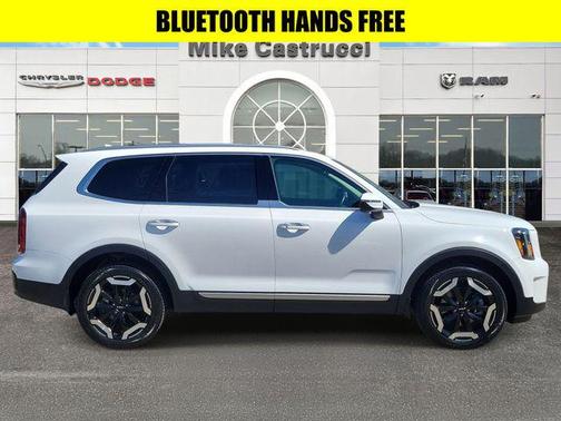 Glacial White Pearl 2024 Kia Telluride S