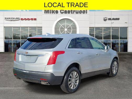Radiant Silver Metallic 2017 Cadillac XT5 Luxury