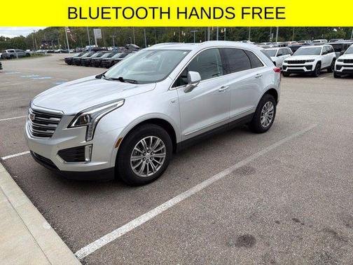 Radiant Silver Metallic 2017 Cadillac XT5 Luxury