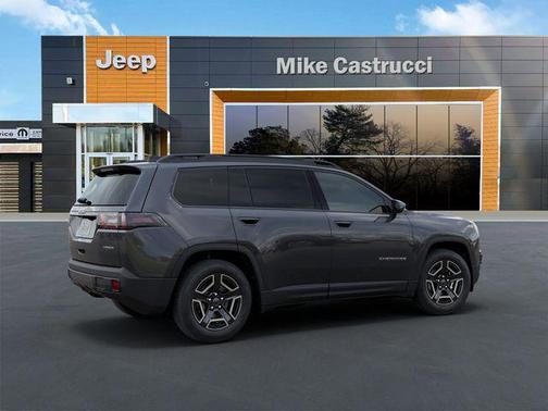 Sting-Gray Clearcoat 2026 Jeep Cherokee Laredo 4x4