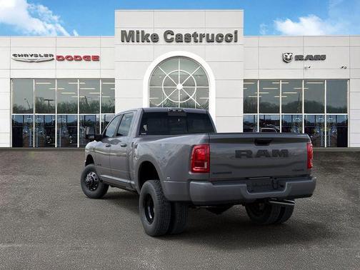 Ceramic Gray Clearcoat 2026 RAM 3500 Laramie Crew Cab 4x4 8' Box