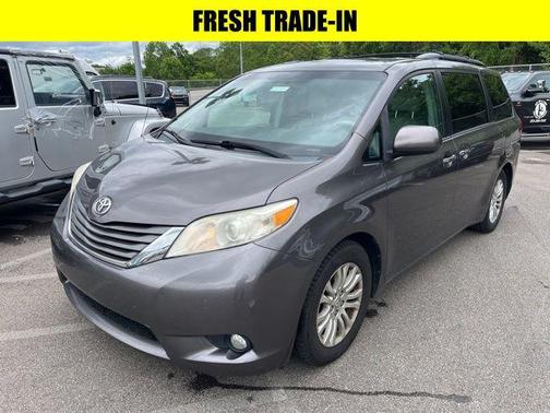 2013 Toyota Sienna XLE