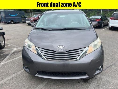 2013 Toyota Sienna XLE