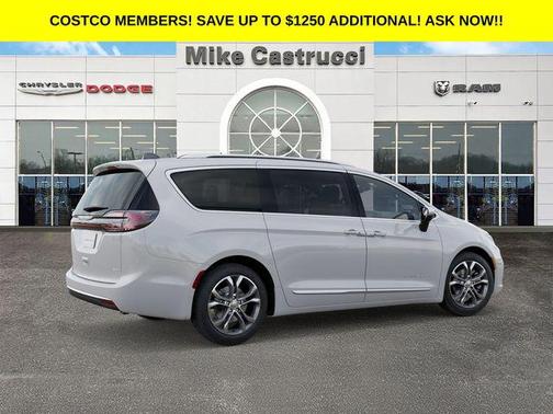 Bright White Clearcoat 2026 Chrysler Pacifica L