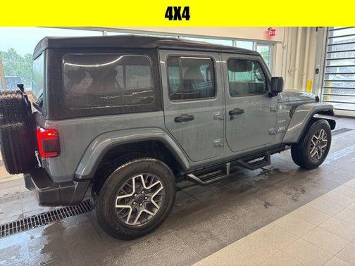 2024 Jeep Wrangler 4-Door Sahara 4x4