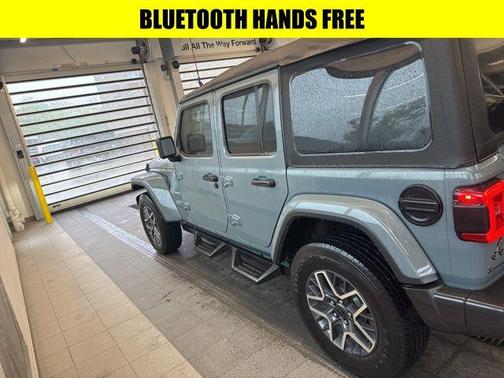 2024 Jeep Wrangler 4-Door Sahara 4x4