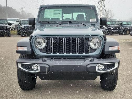 2026 Jeep Gladiator Sport