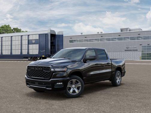 Diamond Black Crystal Pearlcoat 2026 RAM 1500 Express