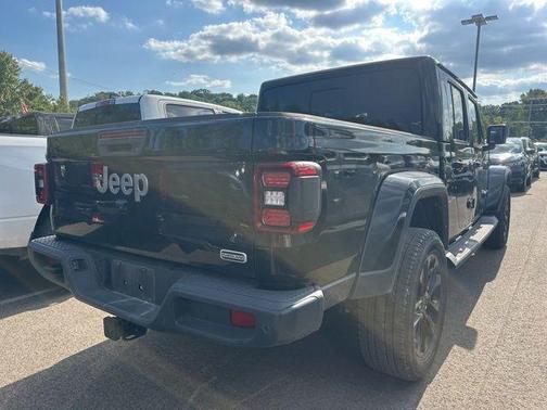 2022 Jeep Gladiator Overland