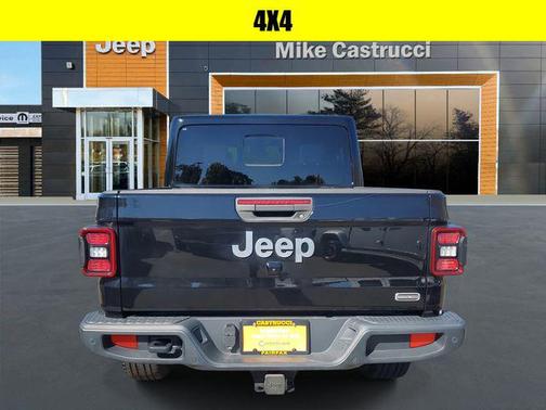 2022 Jeep Gladiator Overland