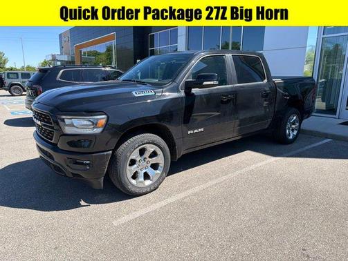 Diamond Black Crystal Pearlcoat 2022 RAM 1500 Big Horn/Lone Star