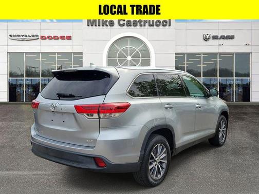 Celestial Silver Metallic 2019 Toyota Highlander XLE