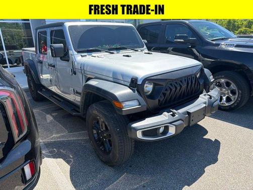 Silver Zynith Clearcoat 2023 Jeep Gladiator Sport S