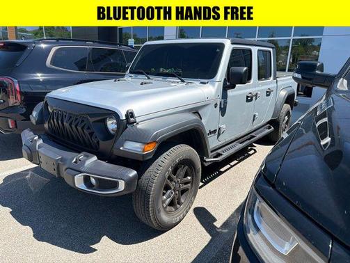 Silver Zynith Clearcoat 2023 Jeep Gladiator Sport S