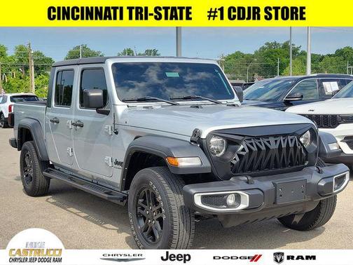 Silver Zynith Clearcoat 2023 Jeep Gladiator Sport S