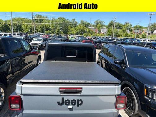 Silver Zynith Clearcoat 2023 Jeep Gladiator Sport S