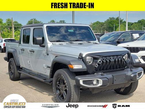 Silver Zynith Clearcoat 2023 Jeep Gladiator Sport S