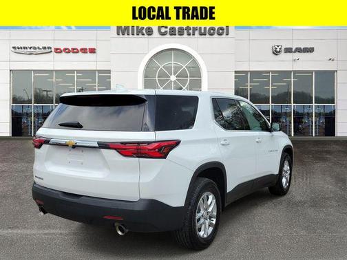 Summit White 2022 Chevrolet Traverse LS