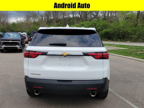 Summit White 2022 Chevrolet Traverse LS