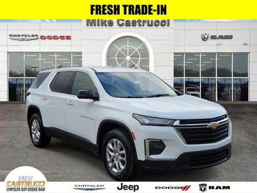 Summit White 2022 Chevrolet Traverse LS