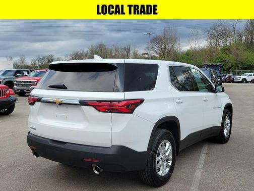 Summit White 2022 Chevrolet Traverse LS