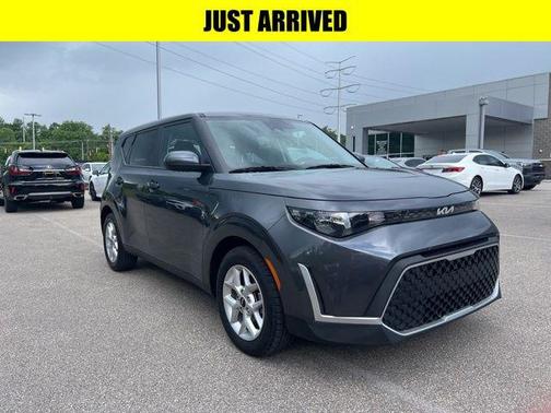Gravity Gray 2024 Kia Soul LX