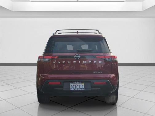 2022 Nissan Pathfinder SV