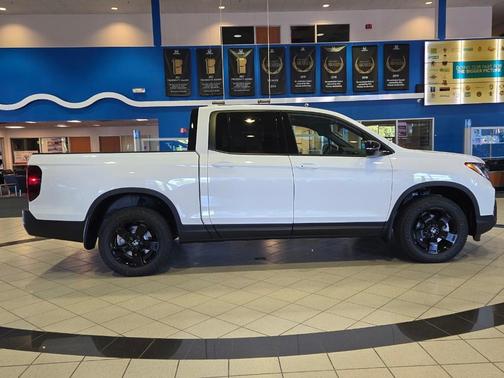 2025 Honda Ridgeline Black Edition