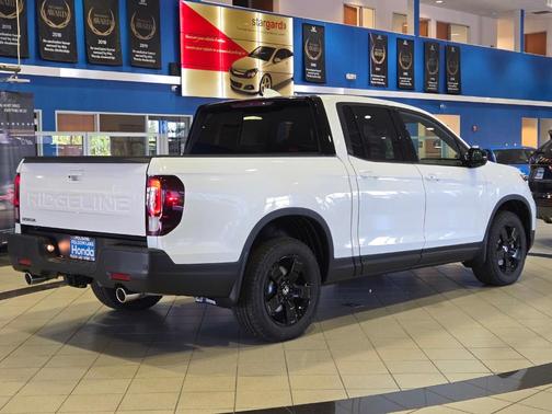 2025 Honda Ridgeline Black Edition