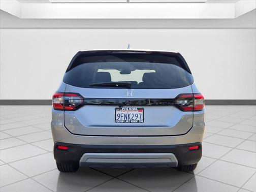 2023 Honda Pilot EX-L 8-Passenger