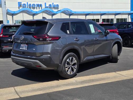 2022 Nissan Rogue SV