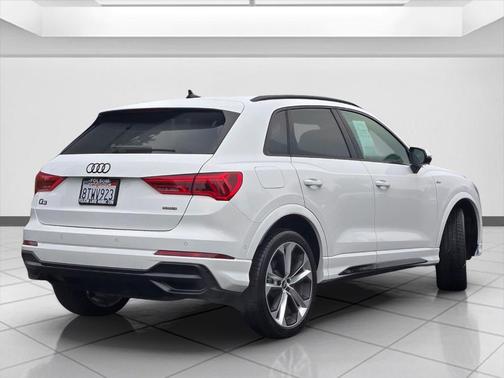 2021 Audi Q3 45 S line Premium