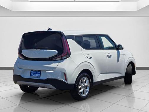 White 2023 Kia Soul