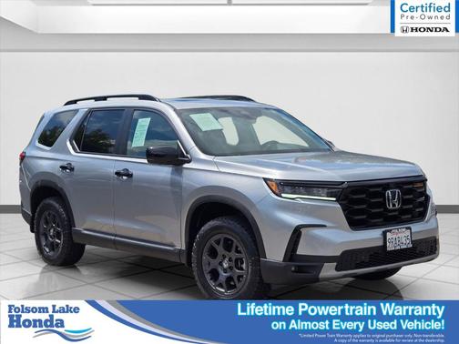 Lunar Silver 2025 Honda Pilot TrailSport