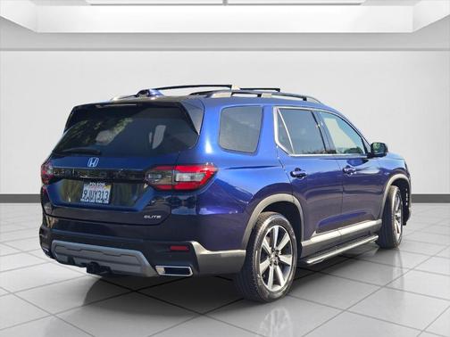 2023 Honda Pilot Elite
