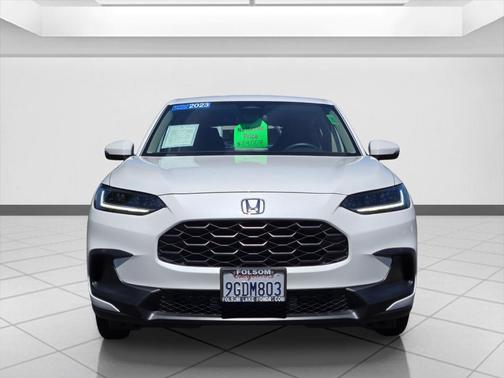 Platinum White Pearl 2023 Honda HR-V LX