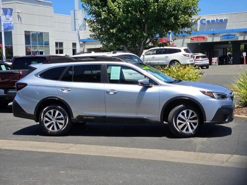 2022 Subaru Outback Premium