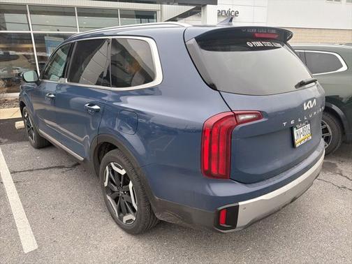 Midnight Lake Blue 2023 Kia Telluride S
