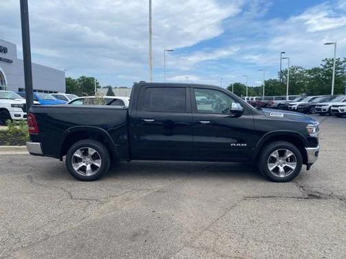 2020 RAM 1500 Laramie Crew Cab 4x4 57' Box