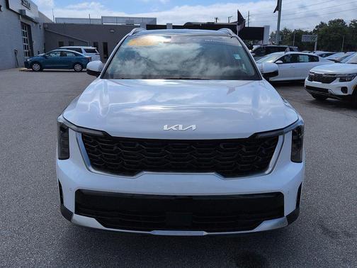 Glacial White Pearl 2025 Kia Sorento S