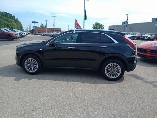 2024 Cadillac XT4 Premium Luxury