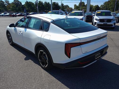 2025 Kia K4 EX
